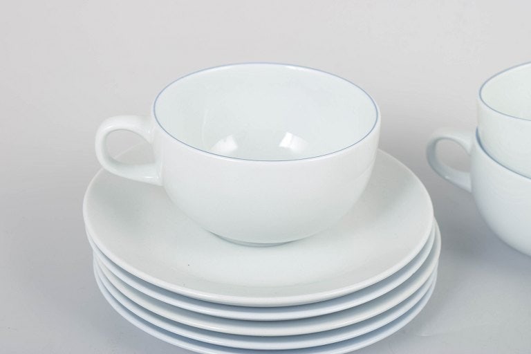 Grethe Meyer for Royal Copenhagen, Denmark. Set of five Blue Line porcelain coffee cups with - 3