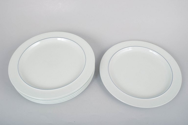 Grethe Meyer for Royal Copenhagen, Denmark. Set of six porcelain Blue Line dinner plates with blue - 2