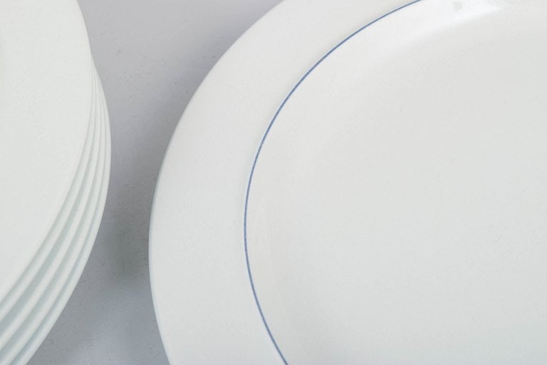 Grethe Meyer for Royal Copenhagen, Denmark. Set of six porcelain Blue Line dinner plates with blue - 3
