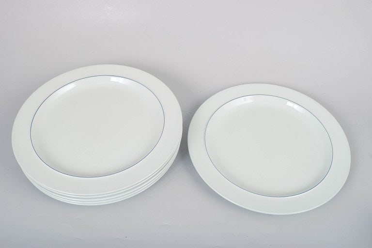 Grethe Meyer for Royal Copenhagen, Denmark. Set of six porcelain Blue Line dinner plates with blue - 2