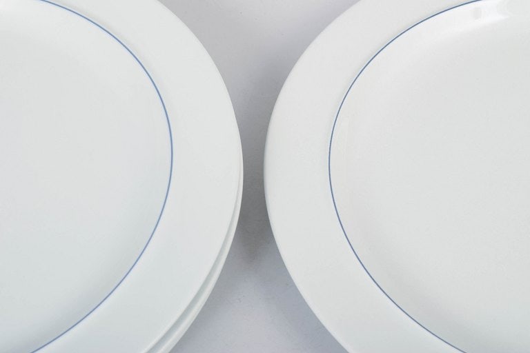 Grethe Meyer for Royal Copenhagen, Denmark. Set of four porcelain Blue Line dinner plates with blue - 3