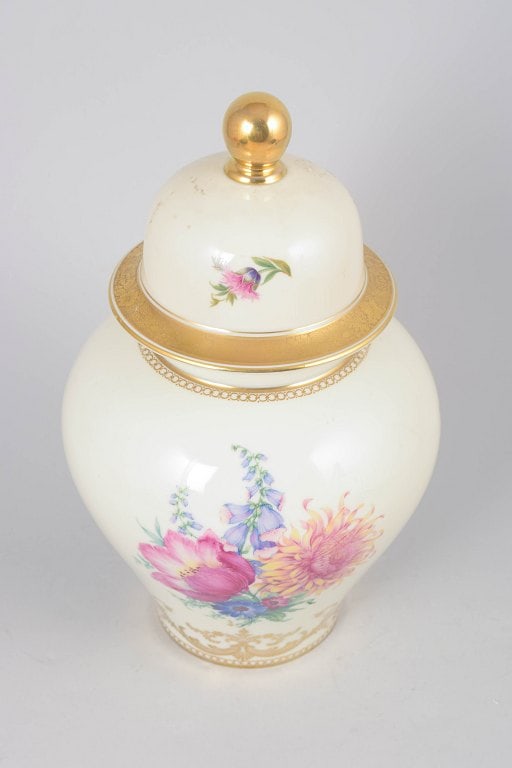 Rosenthal, Germany. Porcelain lidded jar with polychrome floral bouquets. Approx. 1930s. - 2