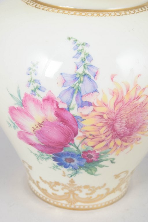 Rosenthal, Germany. Porcelain lidded jar with polychrome floral bouquets. Approx. 1930s. - 3
