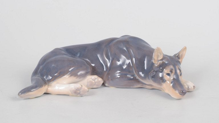 Bing & Grøndahll, Denmark. German Shepherd figurine in glazed porcelain. Approx. 1920s. (1 of 5)