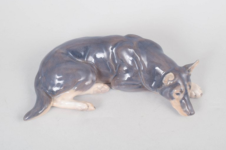 Bing & Grøndahll, Denmark. German Shepherd figurine in glazed porcelain. Approx. 1920s. - 2