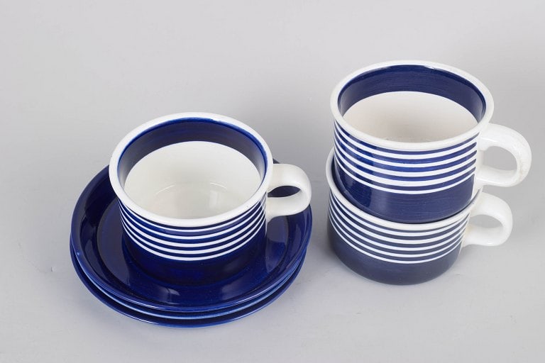 Karin Björquist for Gustavsberg, Sweden. Set of three porcelain teacups with saucers with deep - 2