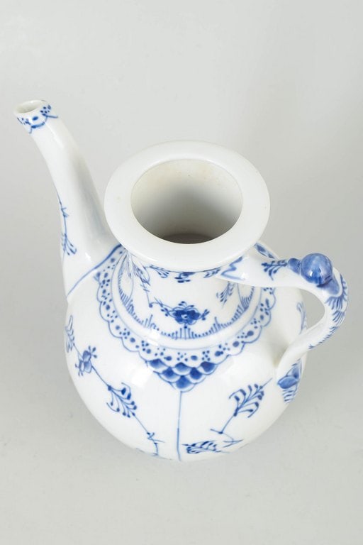 Royal Copenhagen, Denmark. Blue Fluted Plain coffee pot in white porcelain. Approx. 1970s. - 2