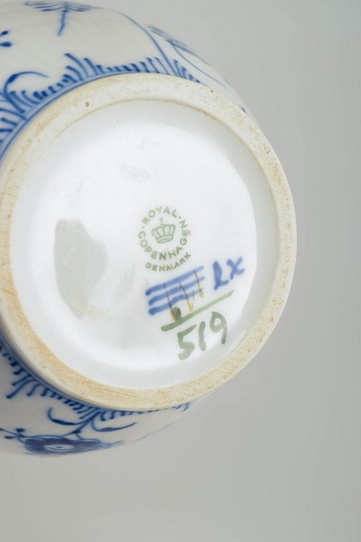 Royal Copenhagen, Denmark. Blue Fluted Plain coffee pot in white porcelain. Approx. 1970s. - 4