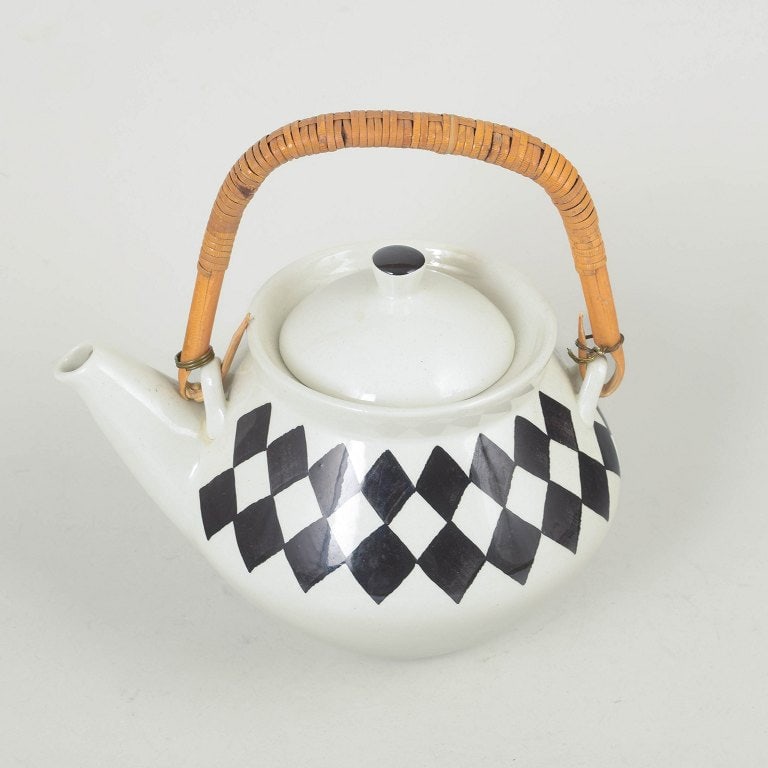 Karin Björquist for Gustavsberg, Sweden. Porcelain teapot "Svart Ruter" with black - 2