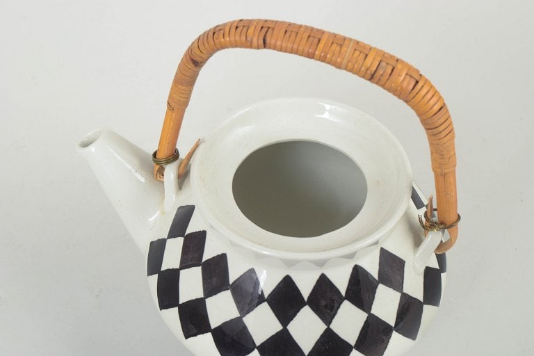 Karin Björquist for Gustavsberg, Sweden. Porcelain teapot "Svart Ruter" with black - 3