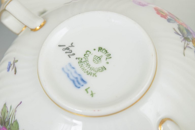 Royal Copenhagen, Denmark. Saxon flower, set of four porcelain bouillon cups with saucers floral - 4