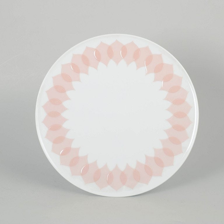 Bjørn Wiinblad for Rosenthal, Germany. Round porcelain serving dish with the pink "Lotus" (1 of 4)