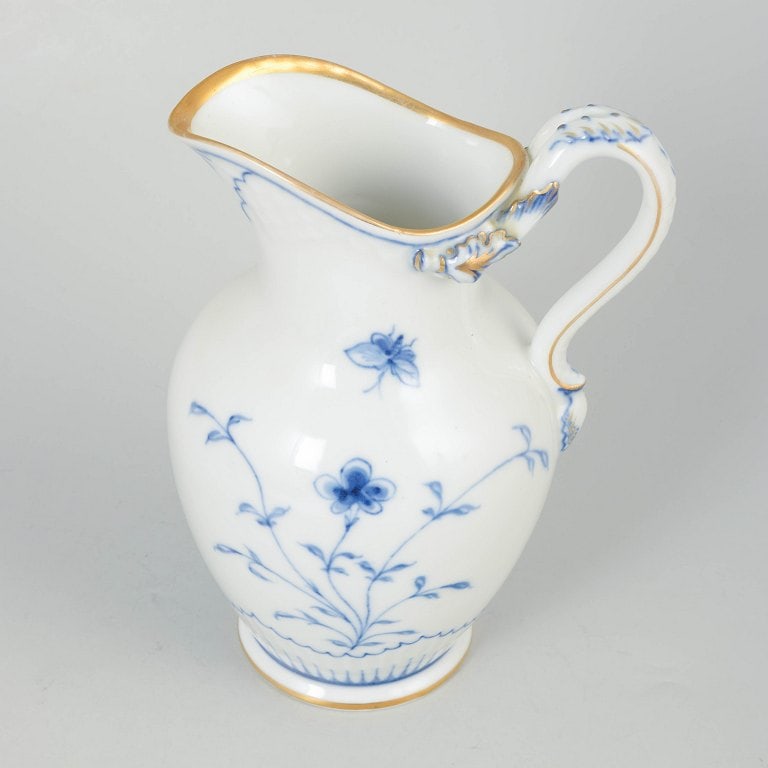 Bing & Grondahl, Denmark. Porcelain pitcher from the Butterfly series with blue floral decoration. - 2