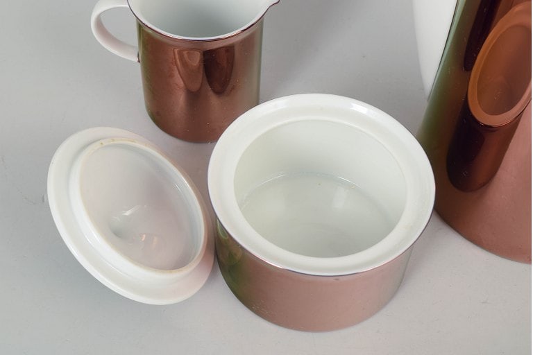 Bjørn Wiinblad for Rosenthal, Germany. Porcelain coffee pot with creamer and sugar bowl with - 3
