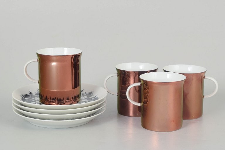 Bjørn Wiinblad for Rosenthal, Germany. Porcelain set of four coffee cups with matching saucers.: Bjørn Wiinblad for Rosenthal, set of four coffee cups with matching saucers. Coffee set from the Hilton series consisting of four cups with matching saucers in porcelain. Origin: Germany. Designe