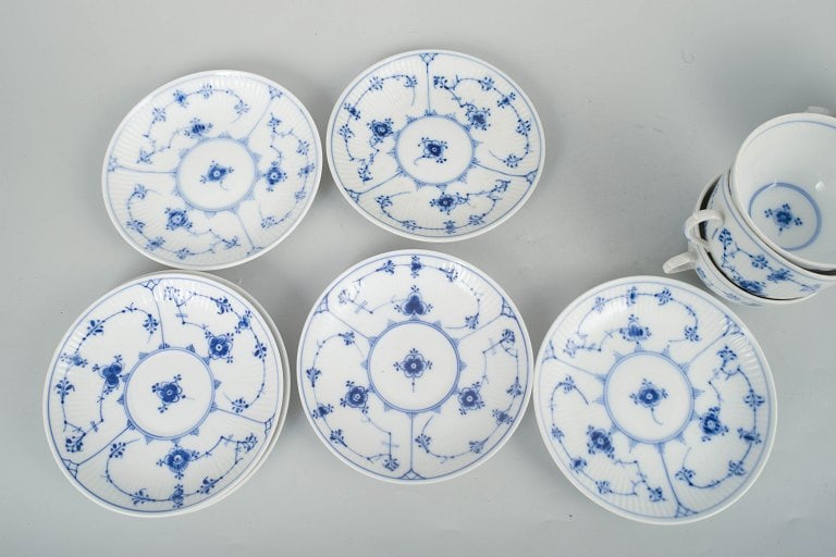 Royal Copenhagen, Denmark. Blue Fluted Plain, set of six coffee cups with matching saucers with - 3