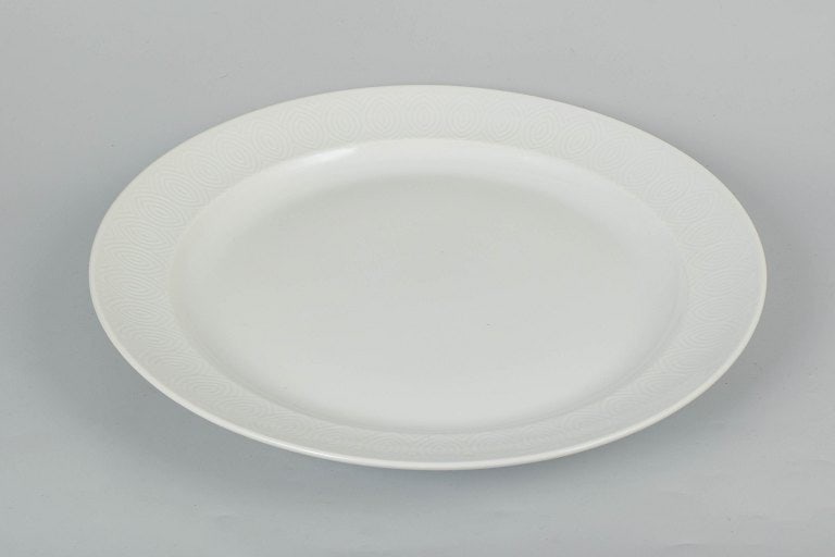 Axel Salto for Royal Copenhagen, Denmark. Porcelain round platter with white glaze and relief - 2
