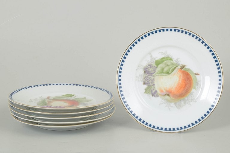Rosenthal, Germany. Porcelain set of six fruit plates with blue border and gilded rims. Approx. (1 of 5)