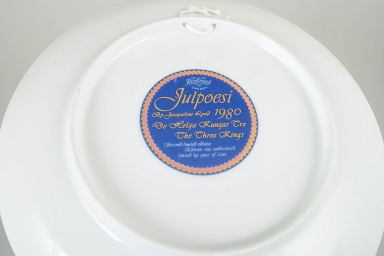 Jacqueline Lynd for Rörstrand, Denmark. Faience set of four Christmas plates with colourful - 4