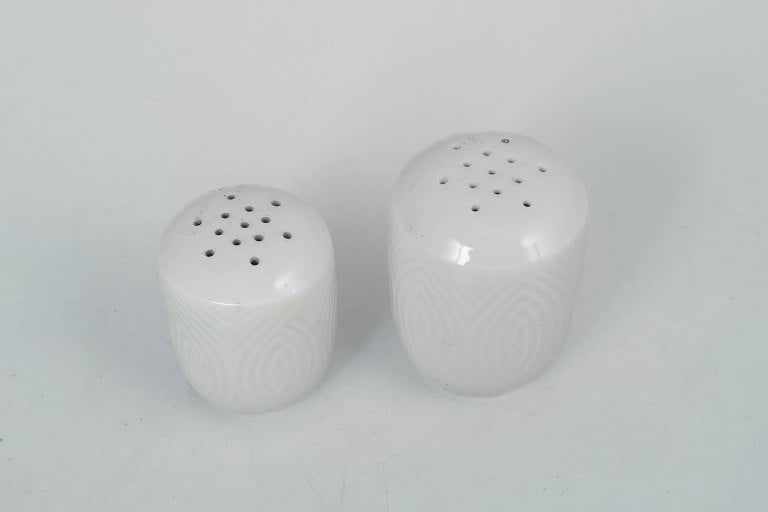 Axel Salto for Royal Copenhagen, Denmark. Porcelain salt and pepper set with relief decoration. - 2