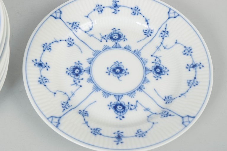 Royal Copenhagen, Denmark. Blue Fluted Plain, set of nine side dishes with cobalt blue pattern. - 3