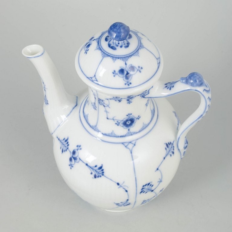 Royal Copenhagen, Denmark. Blue Fluted Plain, coffee pot with cobalt blue pattern. Approx. 1920s. - 2