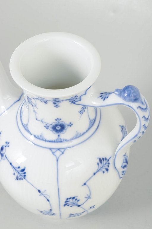 Royal Copenhagen, Denmark. Blue Fluted Plain, coffee pot with cobalt blue pattern. Approx. 1920s. - 3
