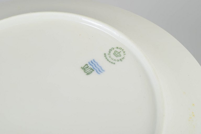 Axel Salto for Royal Copenhagen, Denmark. Porcelain set of four dinner plates with relief - 4