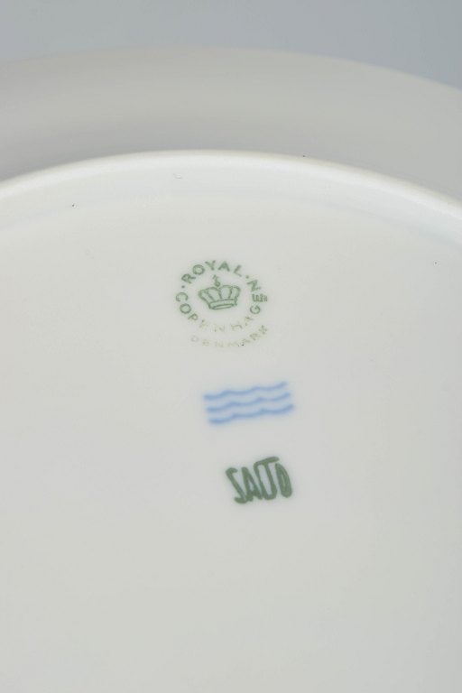 Axel Salto for Royal Copenhagen, Denmark. Porcelain set of four dinner plates with relief - 4