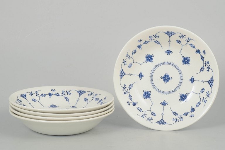 Churchill Staffordshire, England. Set of five deep plates in blue fluted style with blue floral (1 of 4)