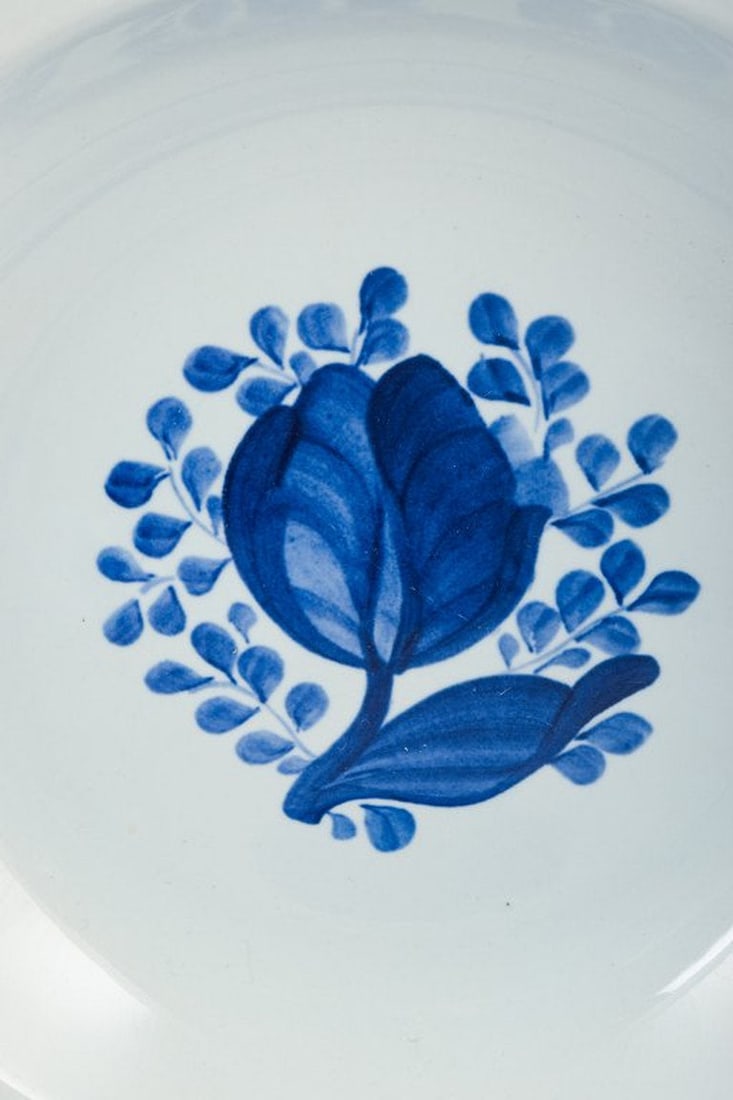 Christian Joachim for Aluminia, Denmark. Tranquebar. Six deep plates in light blue faience with dark - 3