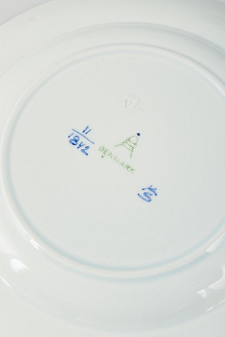 Christian Joachim for Aluminia, Denmark. Tranquebar. 14 light blue faience plates with dark blue - 4