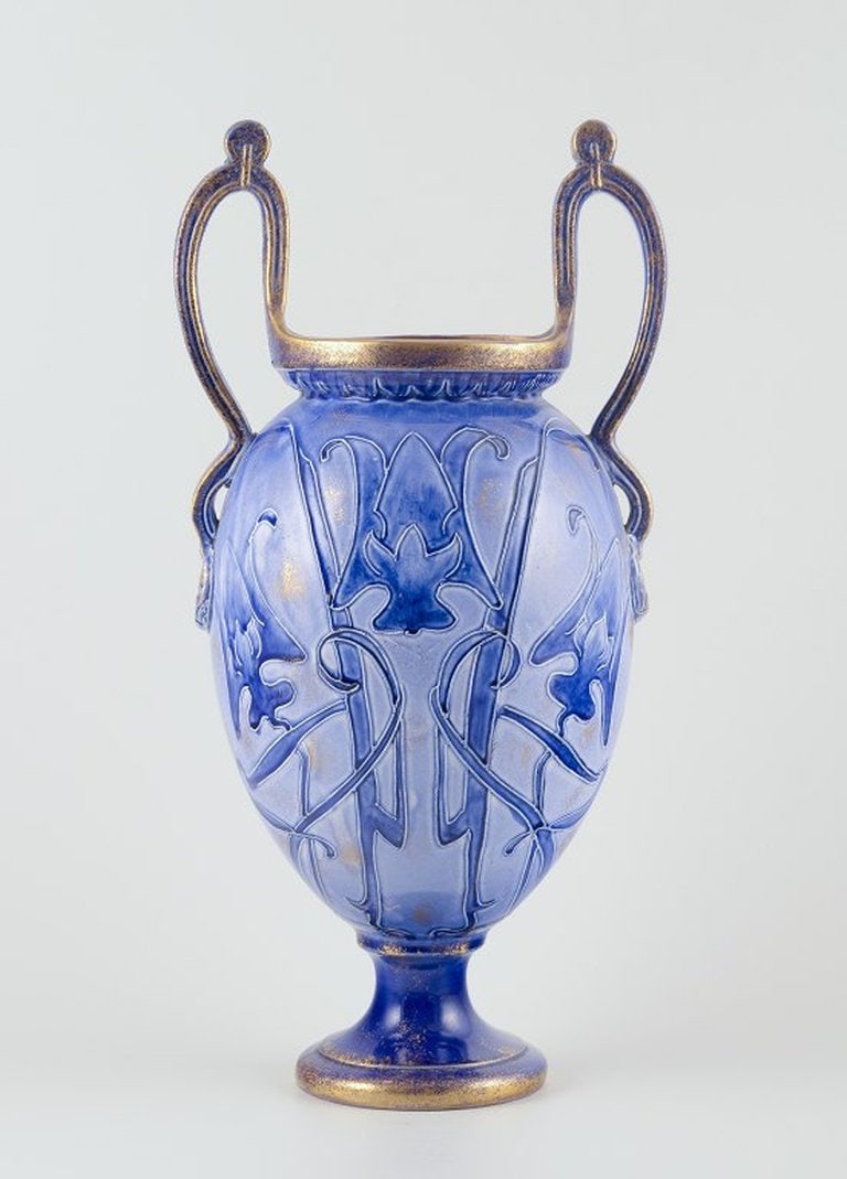 Thomas Forester & Sons, England. Large Art Nouveau earthenware vase with two handles. Early 20th - 5