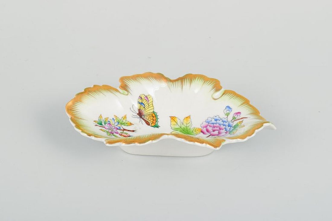 Herend, Hungary. 'Queen Victoria' porcelain bowl. Mid-20th century. (1 of 4)