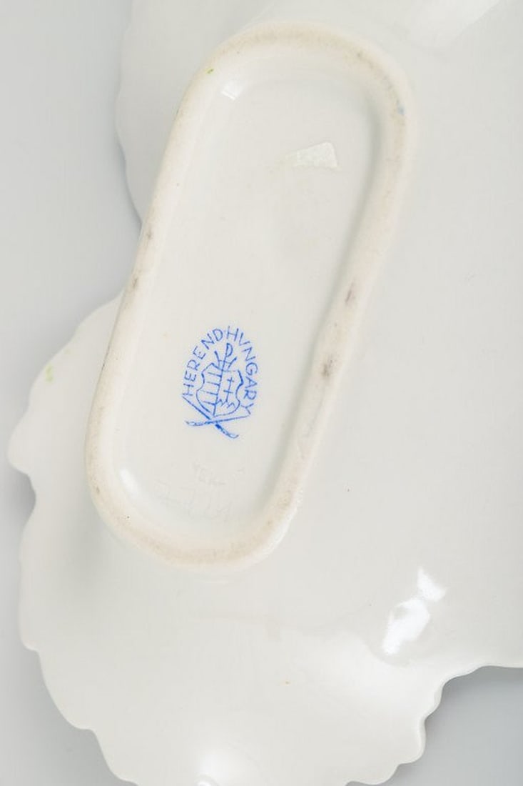 Herend, Hungary. 'Queen Victoria' porcelain bowl. Mid-20th century. - 4