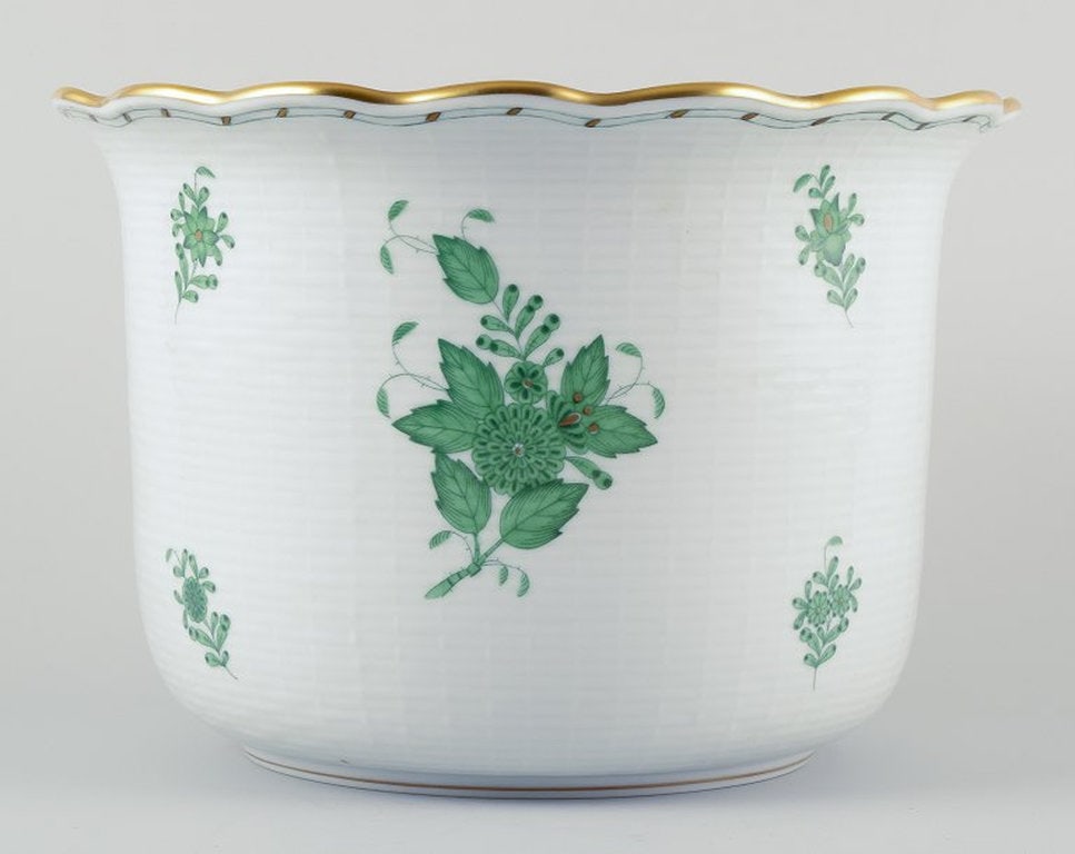 Herend, Hungary. Chinese Bouquet Apponyi Green. Porcelain champagne cooler/large flowerpot. Mid-20th - 2