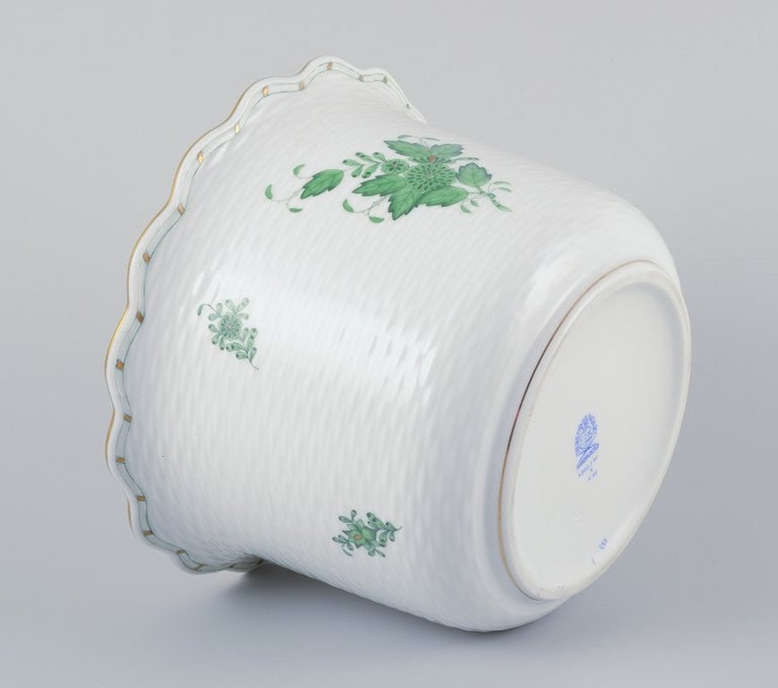 Herend, Hungary. Chinese Bouquet Apponyi Green. Porcelain flowerpot. Mid-20th century. - 5