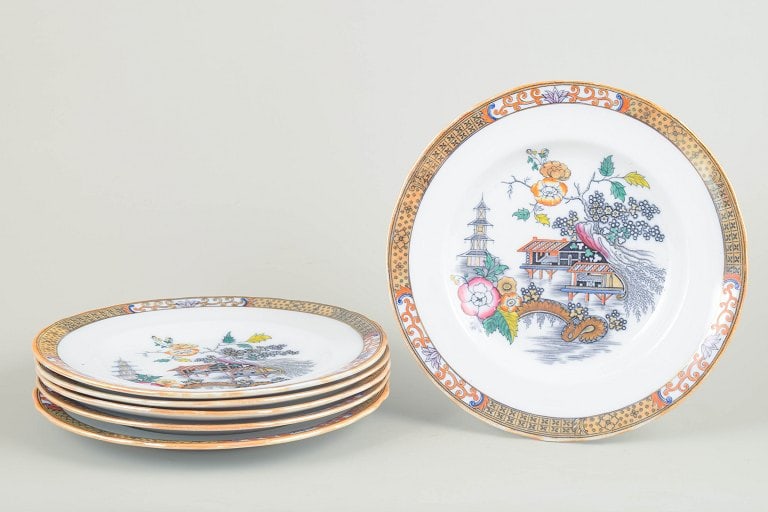Rörstrand Japan series, Sweden. Set of six faience dinner plates with oriental-inspired (1 of 4)
