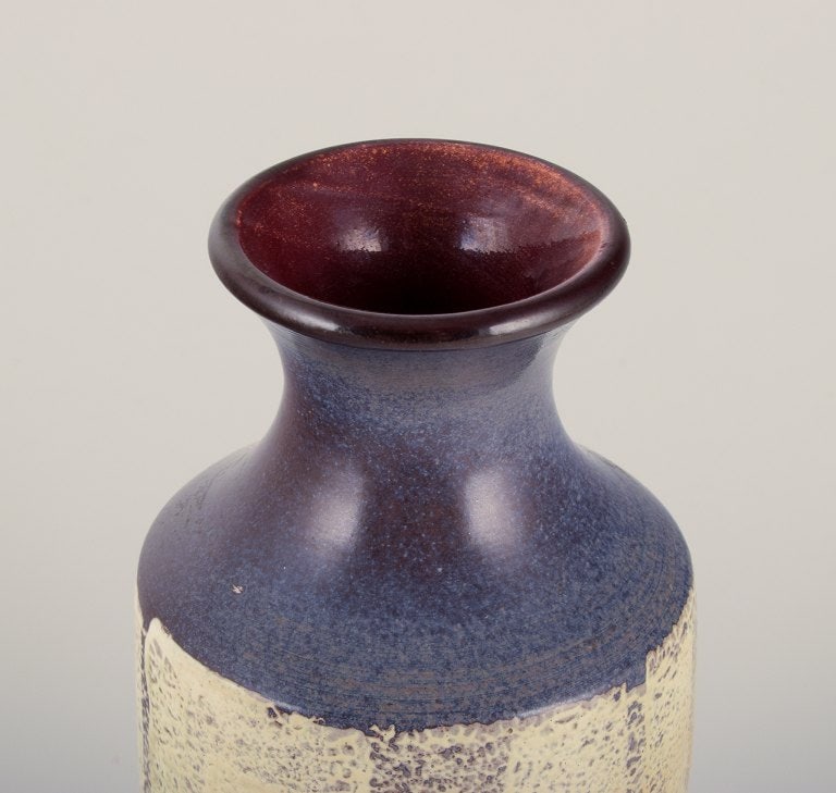 Mari Simmulson for Upsala Ekeby, Sweden. Ceramic vase with geometric pattern in violet and cream - 4