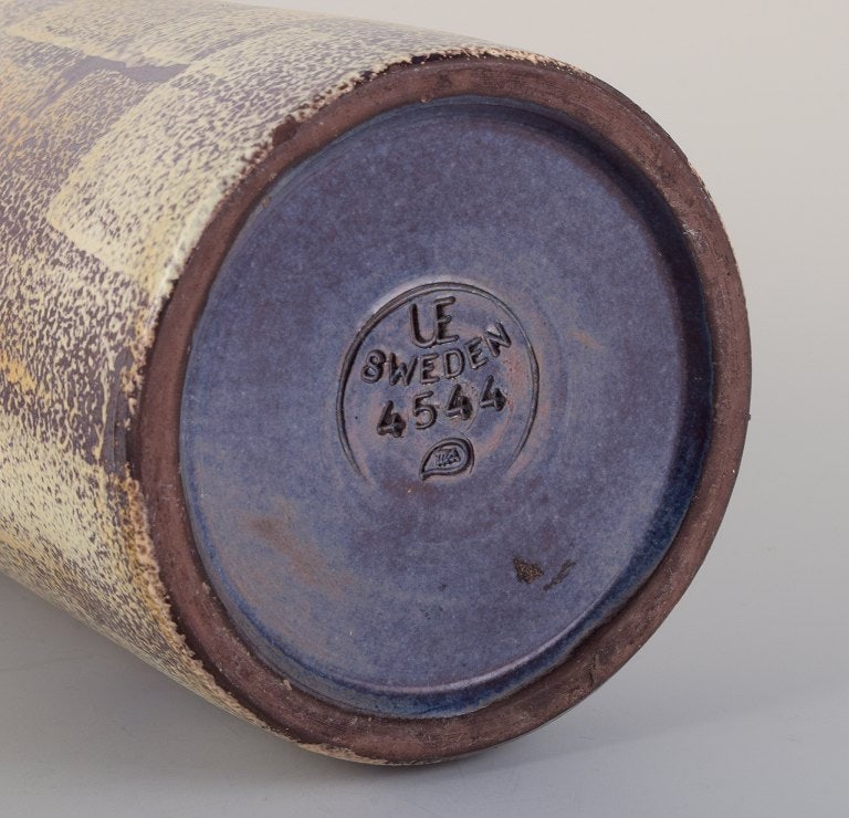Mari Simmulson for Upsala Ekeby, Sweden. Ceramic vase with geometric pattern in violet and cream - 6