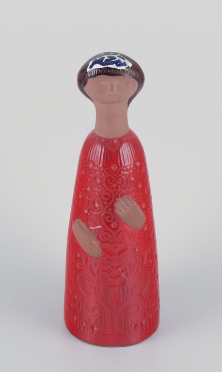 Mari Simmulson, a large unique handmade ceramic sculpture of a woman with deep red glaze. - 3
