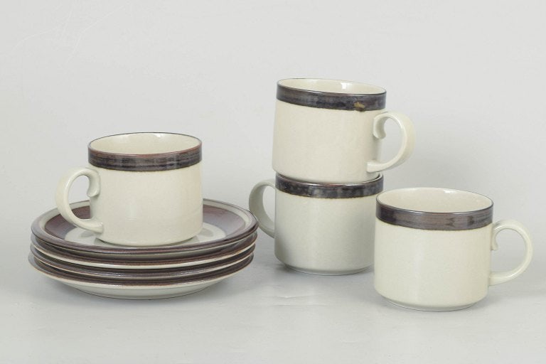 Arabia Karelia, Finland. Stoneware set of four large coffee cups with matching saucers with brown (1 of 4)