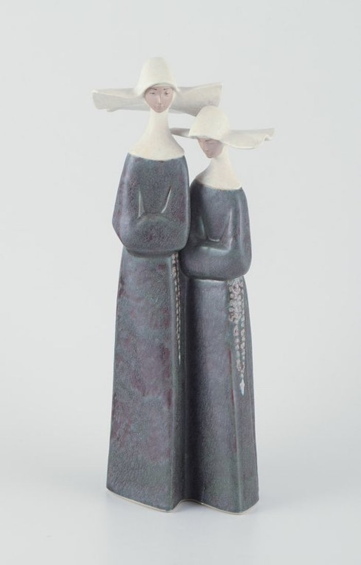 LladrÃ³, Spain. Large ceramic figurine of two nuns. Approximately 1970s. (1 of 8)