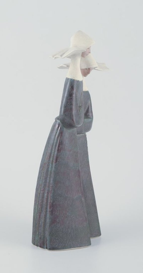 LladrÃ³, Spain. Large ceramic figurine of two nuns. Approximately 1970s. - 3
