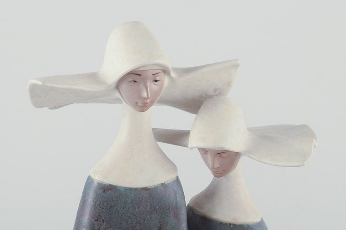 LladrÃ³, Spain. Large ceramic figurine of two nuns. Approximately 1970s. - 5