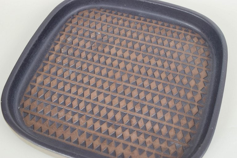 Mari Simmulson for Upsala Ekeby, Sweden. Stoneware large dish with rounded corners in brown and blue - 3