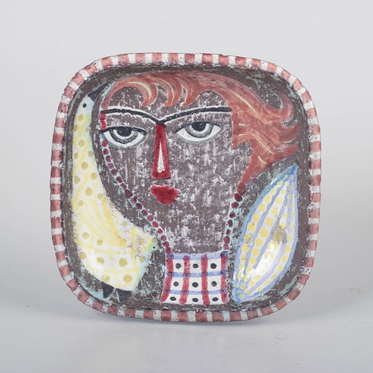 Mari Simmulson for Upsala Ekeby, Sweden. Square stoneware decorative dish with cubist female: Mari Simmulson for Upsala Ekeby, decorative dish model 4067. Square stoneware dish with hand-painted cubist female portrait in polychrome glazes and artistic relief decoration. Origin: Sweden. Designe