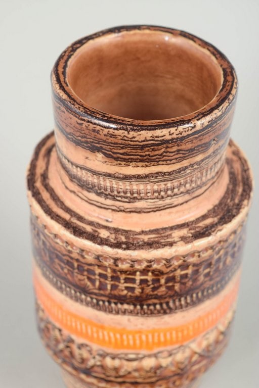 Aldo Londi for Bitossi, Italy. Stoneware vase with relief and horizontal bands in earthy tones. - 3