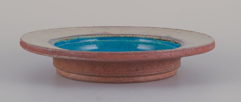 Nils Kähler for Kähler, Denmark. Round ceramic bowl in a modernist style. Turquoise and - 3