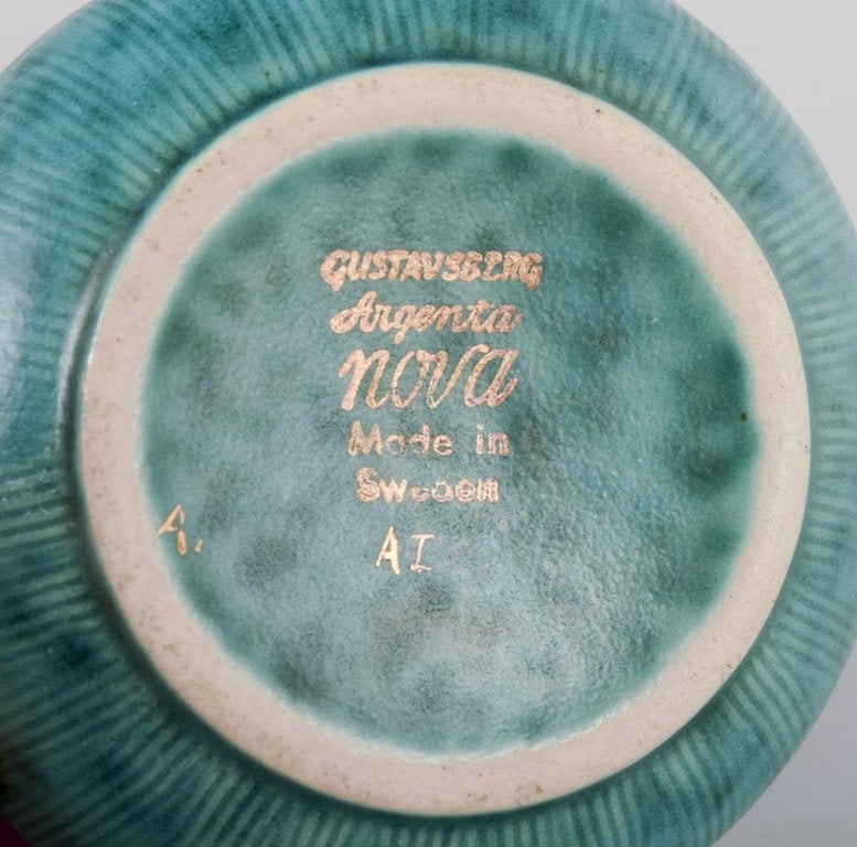 Wilhelm Kåge for Gustavsberg, Sweden. Three small ceramic bowls from the 'Argenta' series. Mid - 9